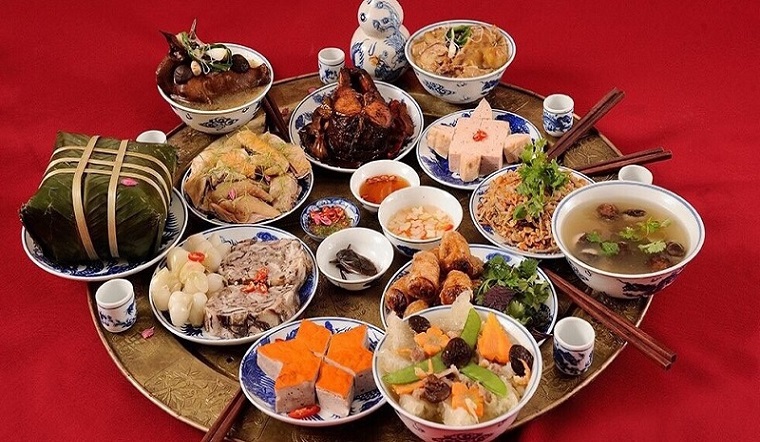 Nem rán giòn rụm món ăn Tết miền Bắc